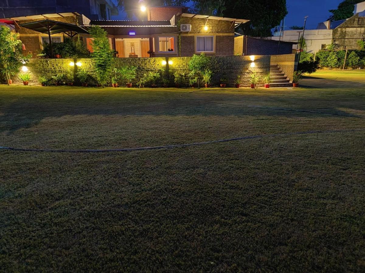 Brick Field Hotel พาราณสี ภายนอก รูปภาพ