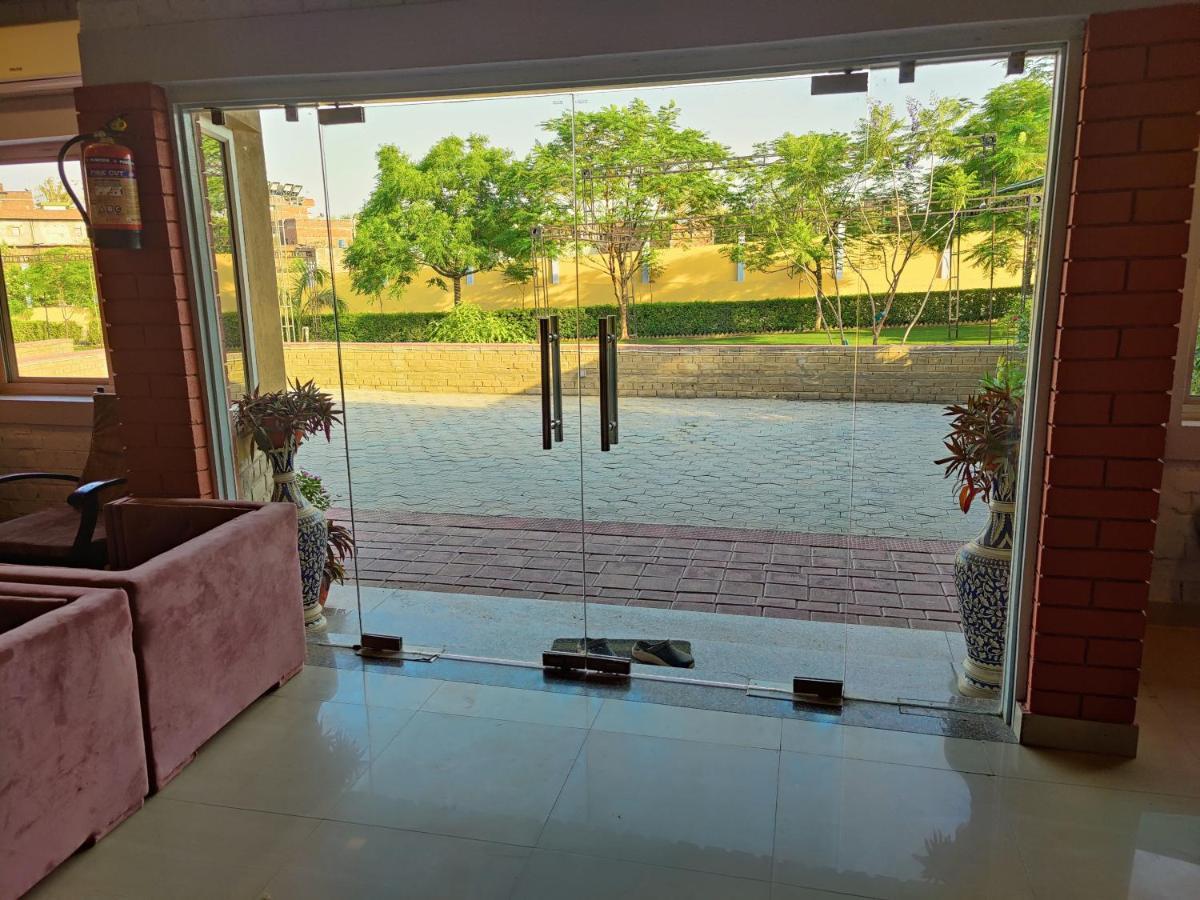 Brick Field Hotel พาราณสี ภายนอก รูปภาพ