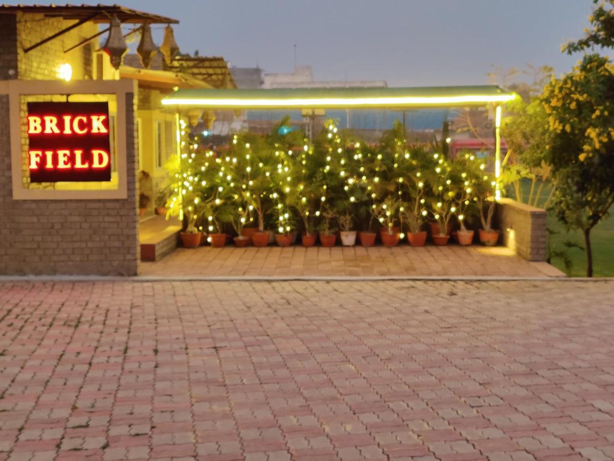 Brick Field Hotel พาราณสี ภายนอก รูปภาพ
