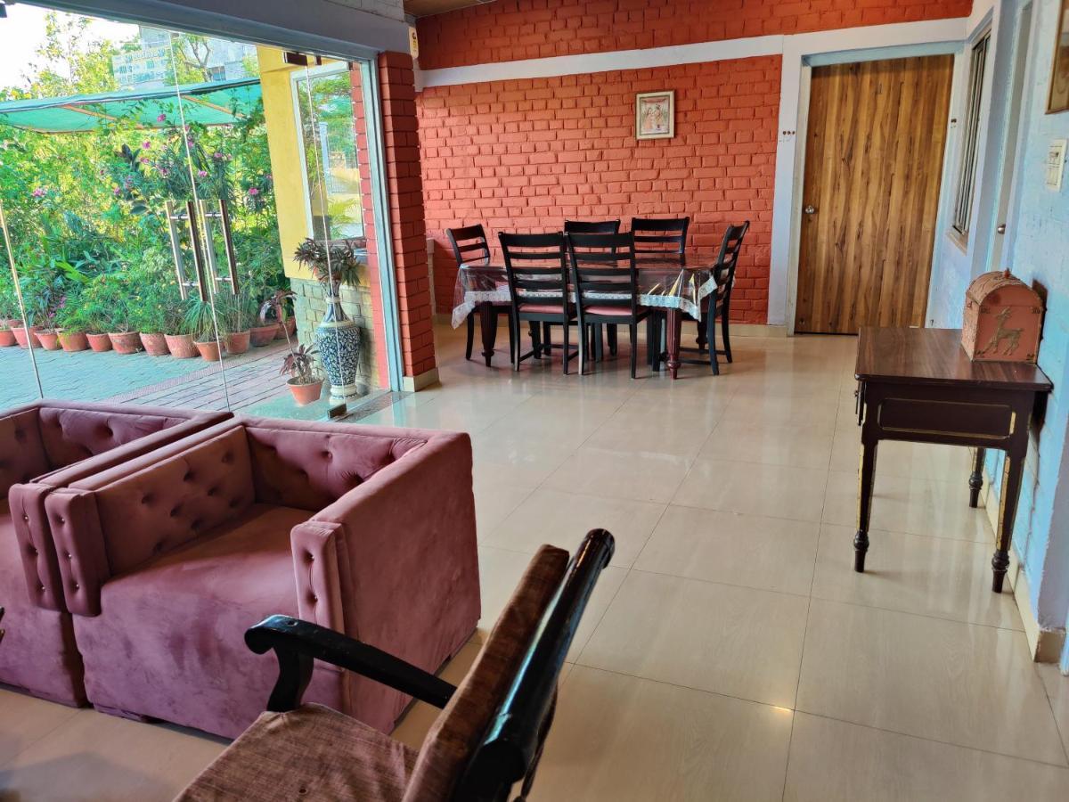 Brick Field Hotel พาราณสี ภายนอก รูปภาพ