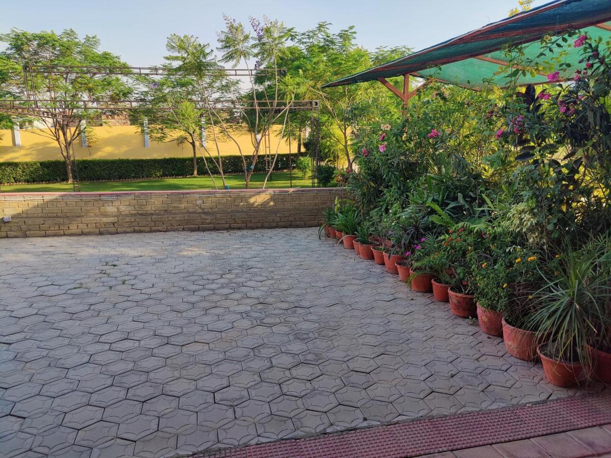 Brick Field Hotel พาราณสี ภายนอก รูปภาพ
